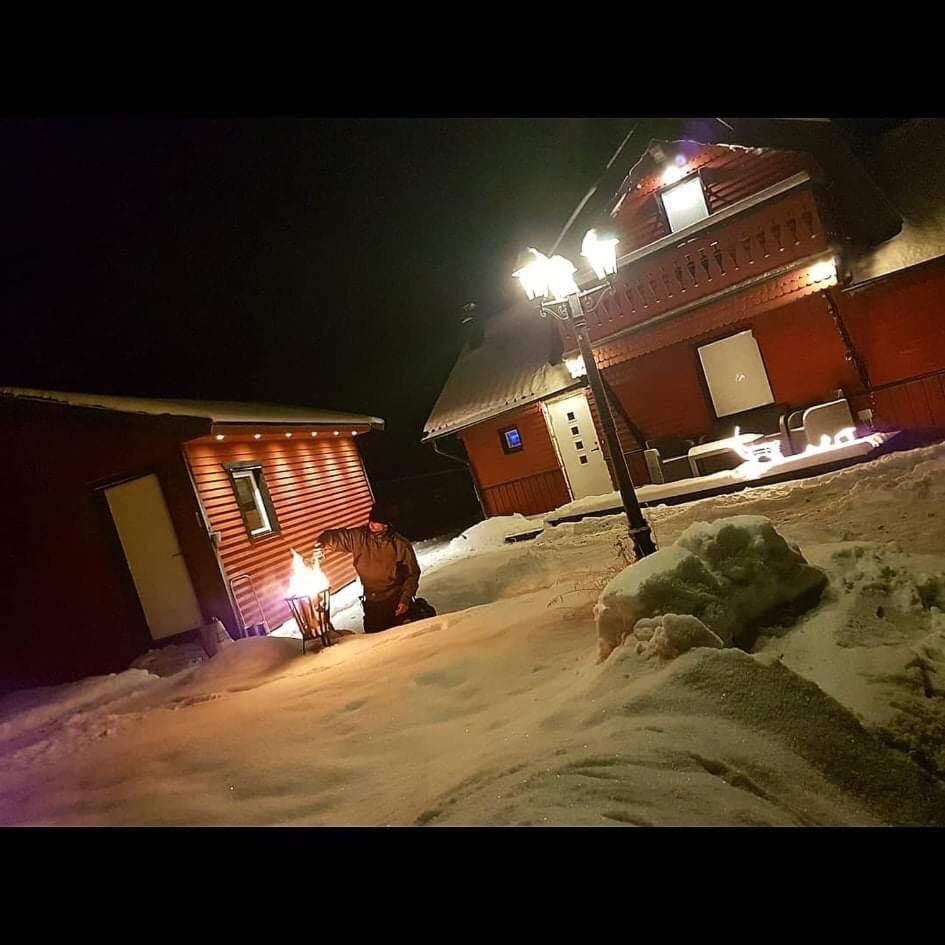Camp Caroli Wooden Cabins Jukkasjärvi Exterior foto
